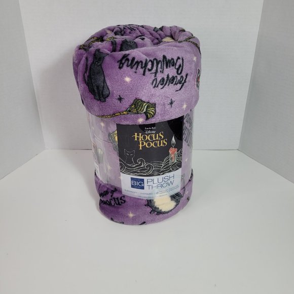 Disney's HOCUS POCUS Spooky Super Soft and Cozy The Big One Plush Throw - Picture 5 of 8